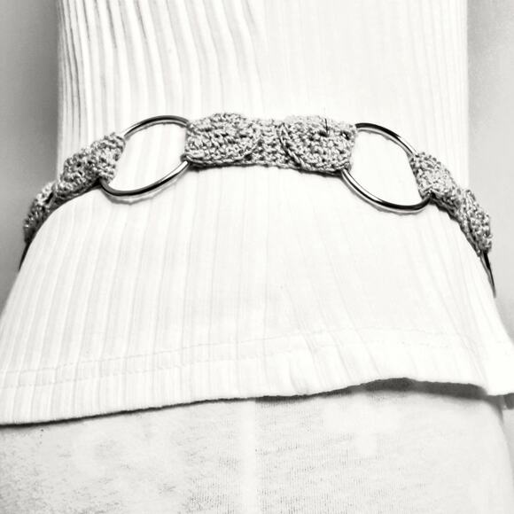 Handcrafted Silver Tone Gray Statement Chain Link Belt With Beaded Tassels - Picture 4 of 13